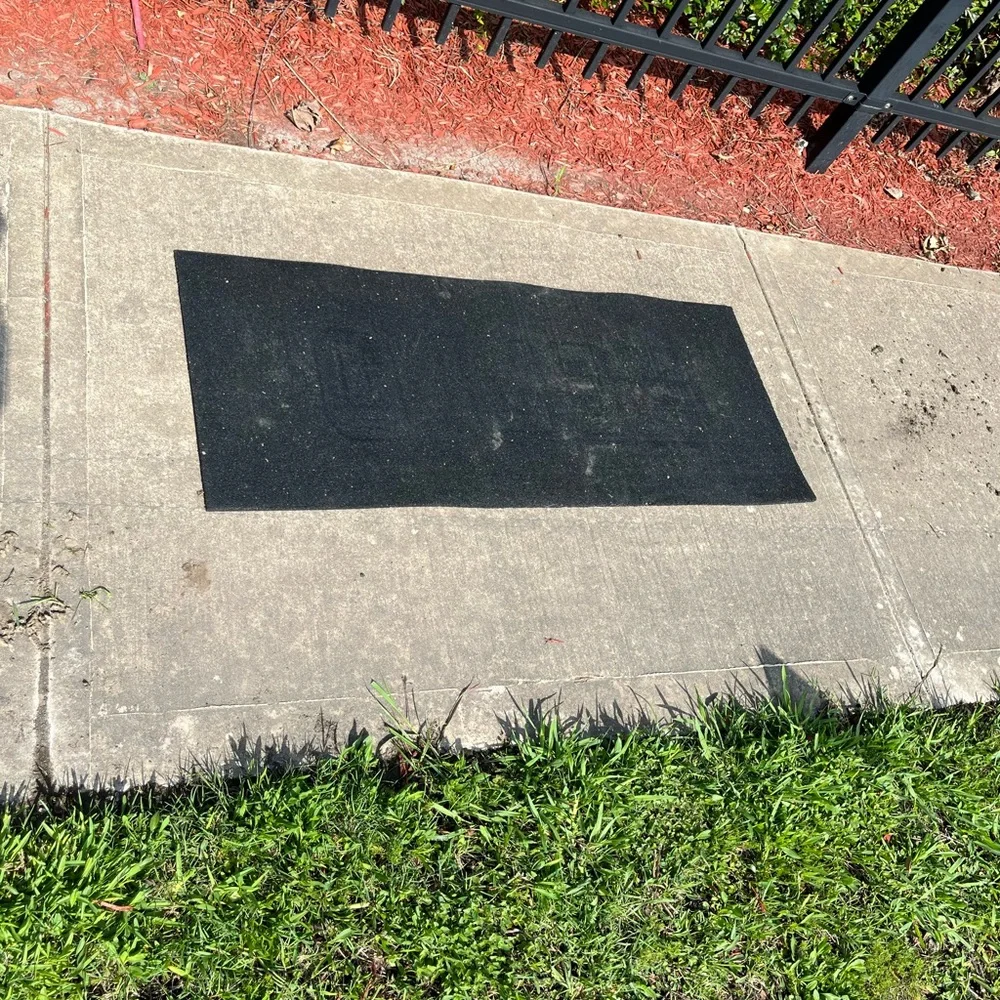 Black and Gray 'Hello' Doormat